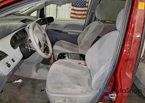 2012 Toyota Sienna Le z USA, uszkodzony, nr VIN 5TDKK3DC2CS254321